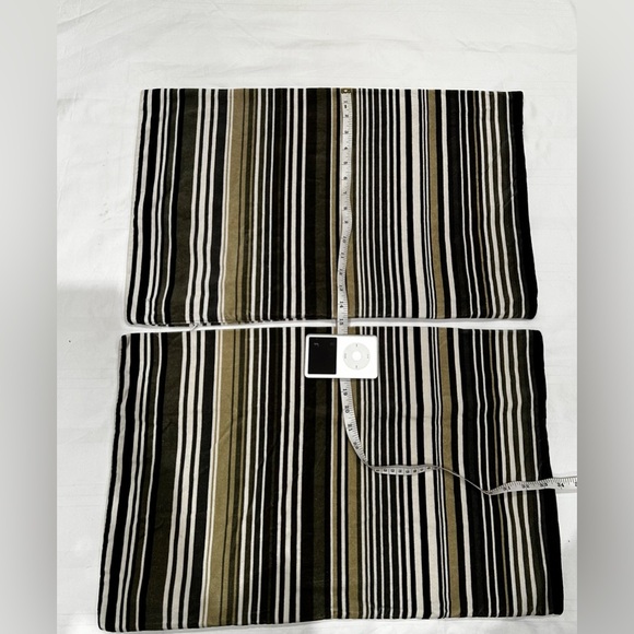 A set of IKEA INEZ RAND Cushion Cover Olive Green velvet multi-stripe - Picture 6 of 8